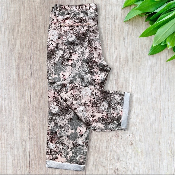 🌸Bandolino Karyn Capris Boyfriend Style Floral Crop Pants - Picture 4 of 15